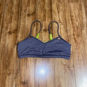 Lululemon sports bra